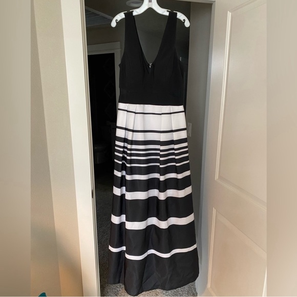 Beautiful Prom Dress - Picture 1 of 5